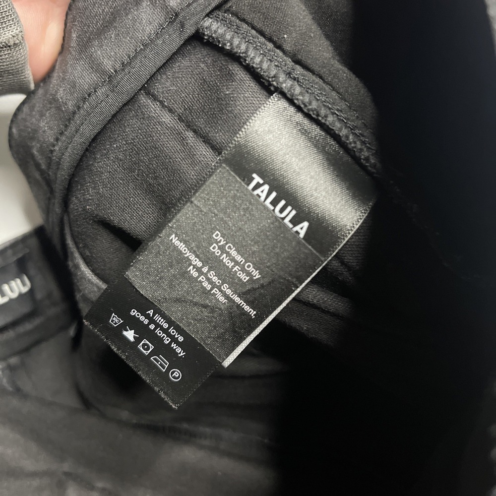 Aritzia Talula Women's Black Ankle Zip Moto Skinny Jeans Size 0 - Picture 4 of 4